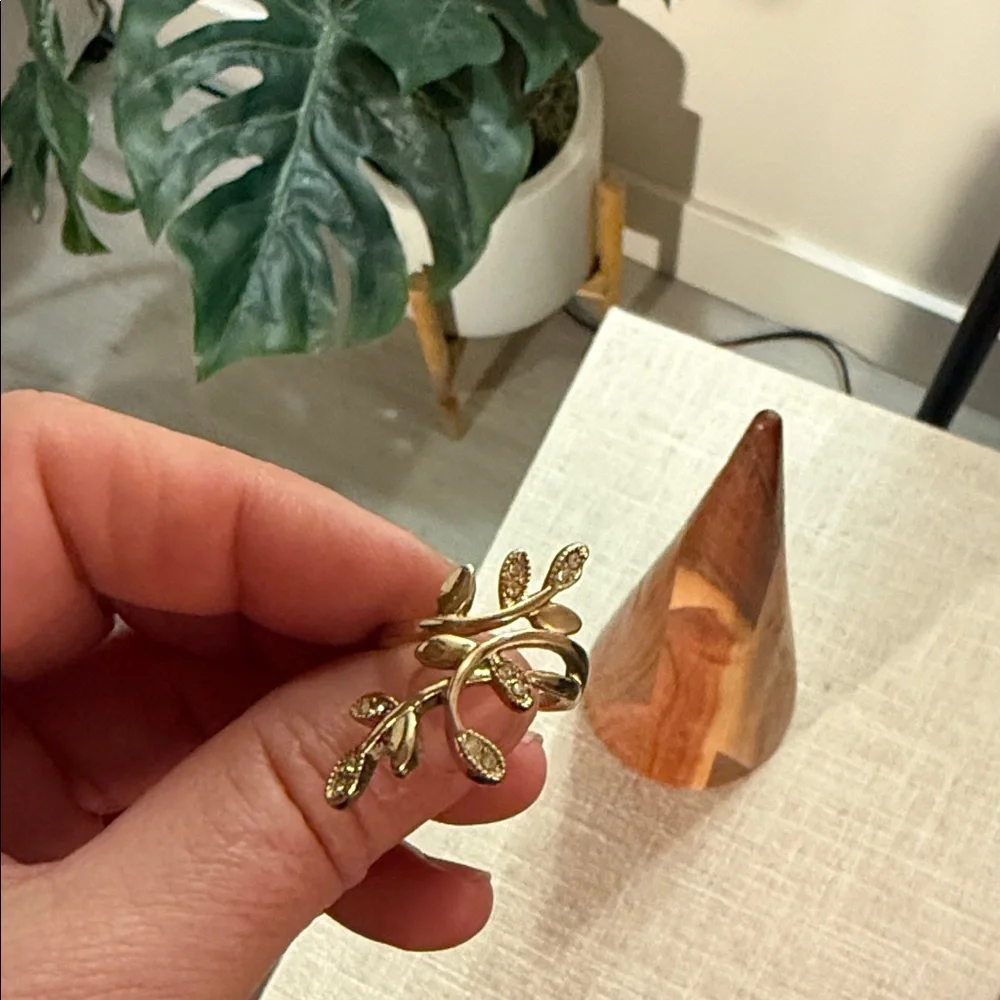 no brand this elegant